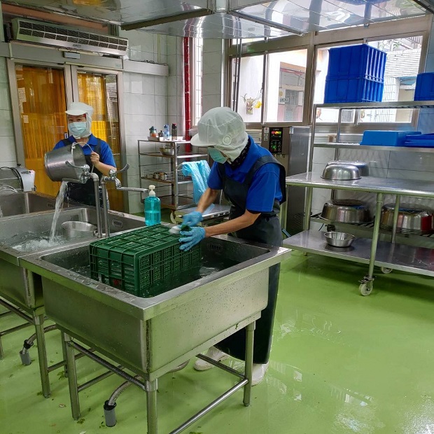 木柵廚工 協助烹調及廚房設備清潔維護。